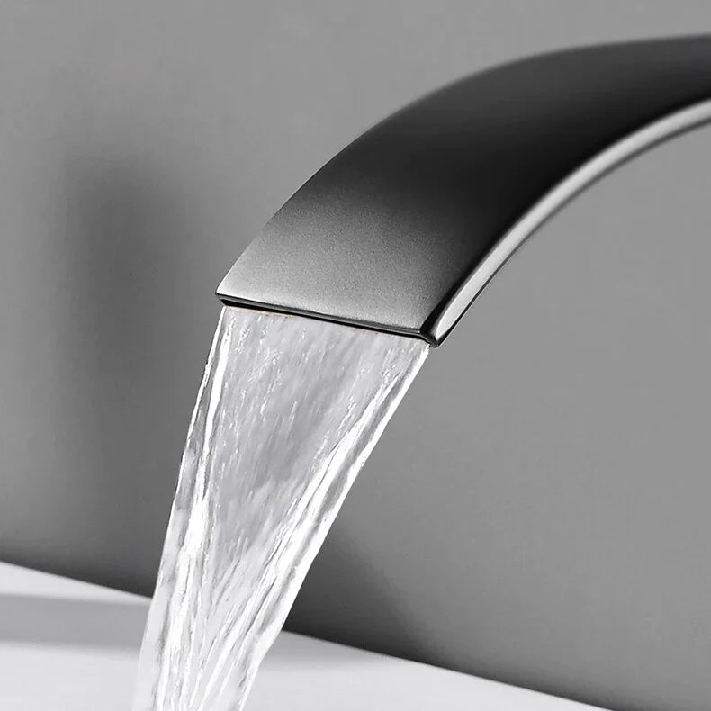 Robinet Mitigeur Vasque - Cascade Élégante ROBINETO