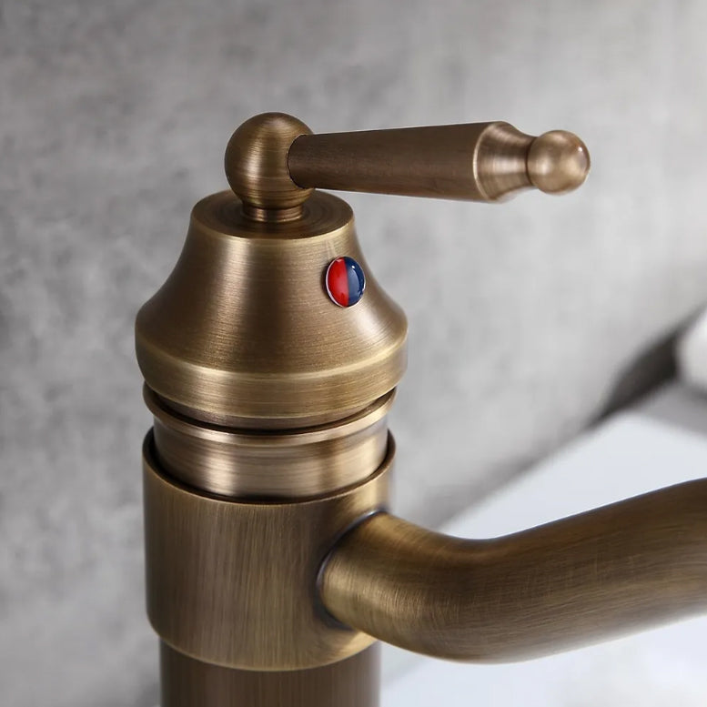 Robinet de lavabo finition en bronze - style antique ROBINETO