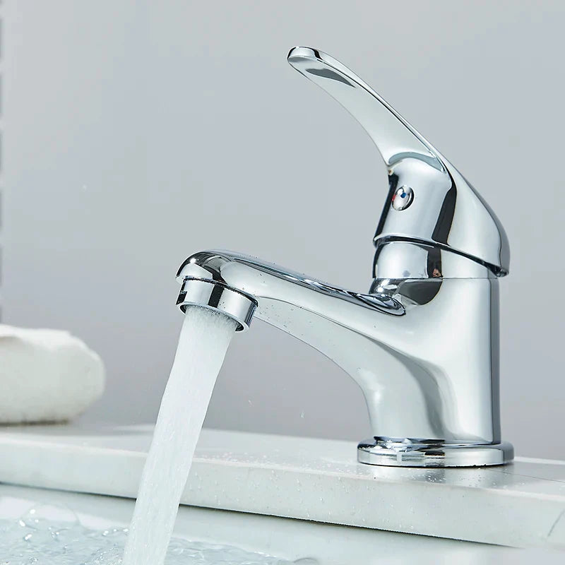 Mitigeur lavabo salle de bain avec poignée monocommande et bec cascade