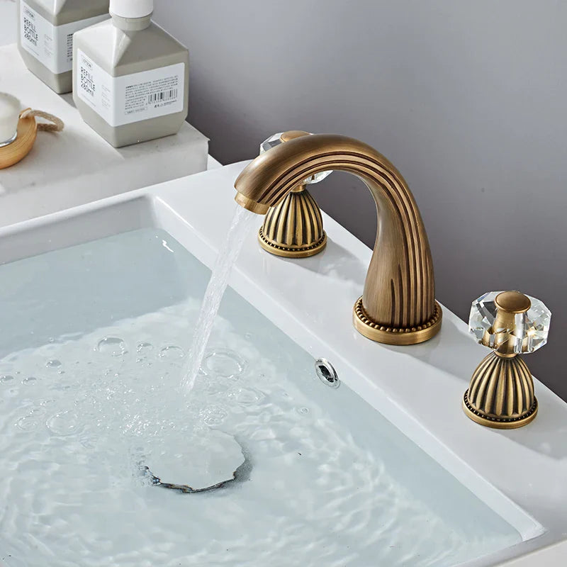 Robinet Lavabo 3 trous PLOMBEAU